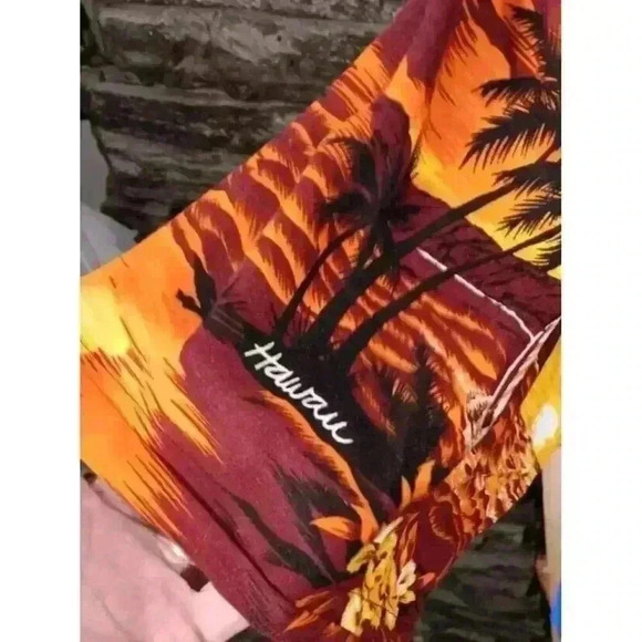 212 NYC (L) Rayon Hawaiian Shirt Mens Button Front Camp Sunset Palm Trees‎ - Picture 5 of 6